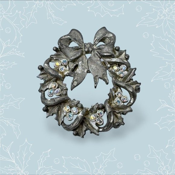 Christmas Wreath Brooch Pin Vintage Silvertone Small Rhinestones Bow Holidays - Picture 4 of 5
